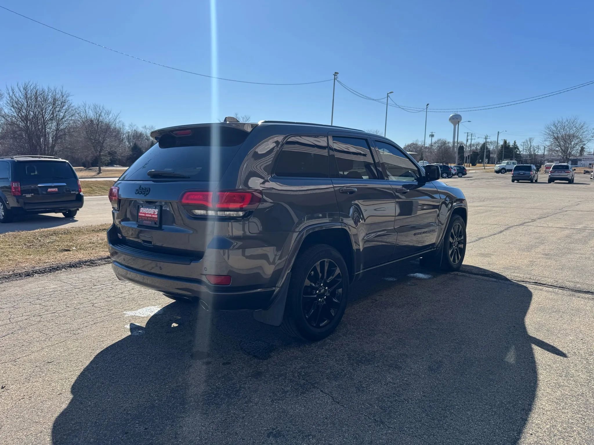 Used 2018 Jeep Grand Cherokee Altitude image 5