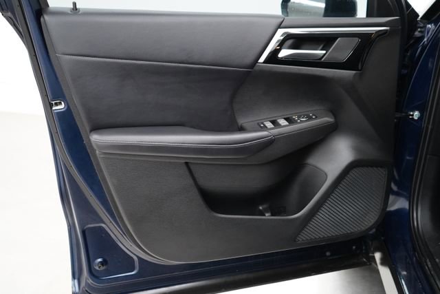 Used 2023 Mitsubishi Outlander SE image 16