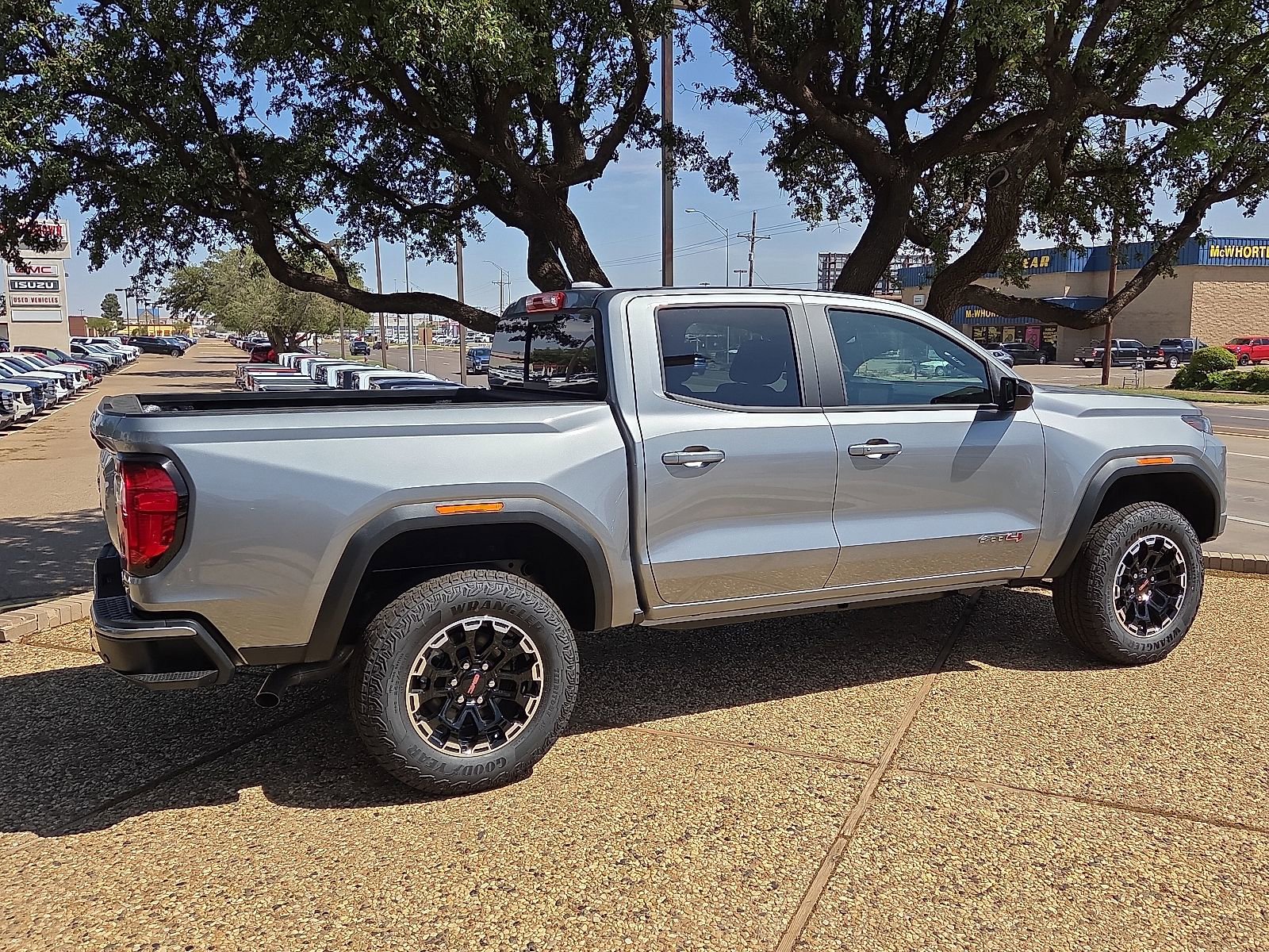 New 2026 GMC Canyon AT4 w/ AT4 Premium Package image 3