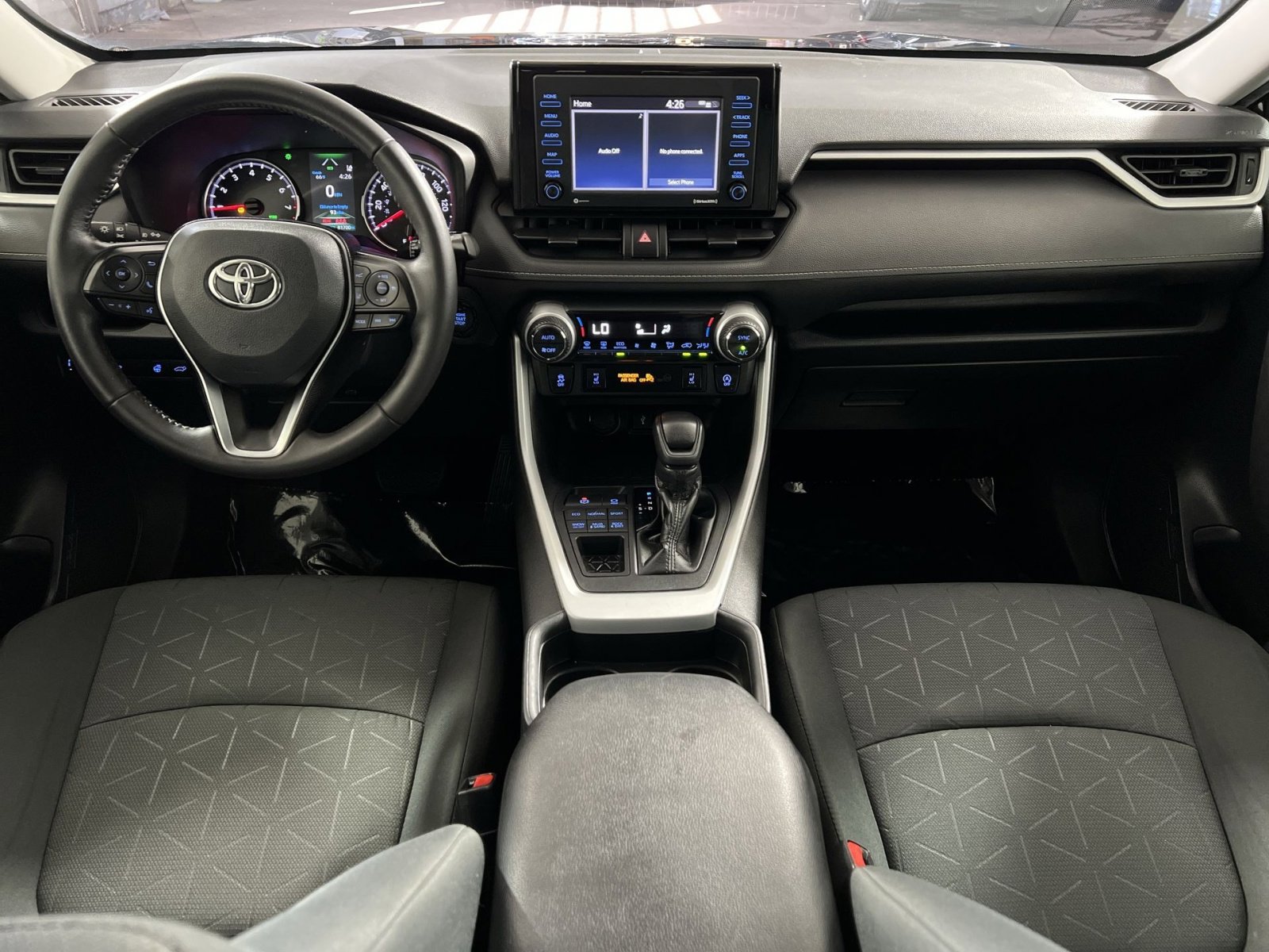 Used 2020 Toyota RAV4 XLE w/ Convenience Package image 22