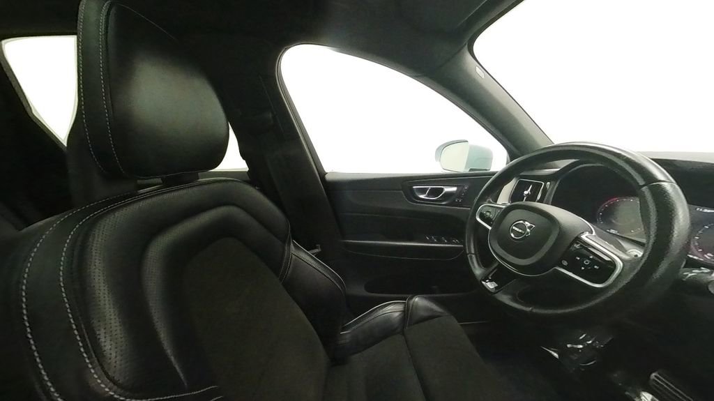 Used 2018 Volvo XC60 T6 R-Design w/ Convenience Package AWD/4WD image 31