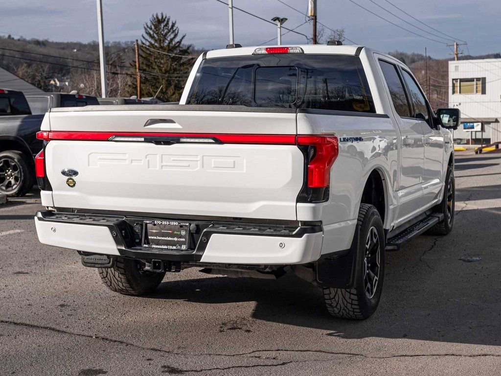 Used 2023 Ford F150 Lightning Lariat image 4