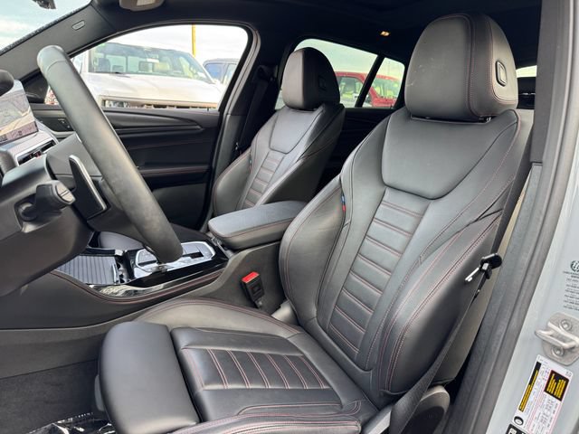 Used 2025 BMW X4 xDrive30i w/ Premium Package AWD/4WD image 14
