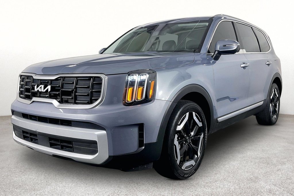 Used 2025 Kia Telluride S FWD image 13