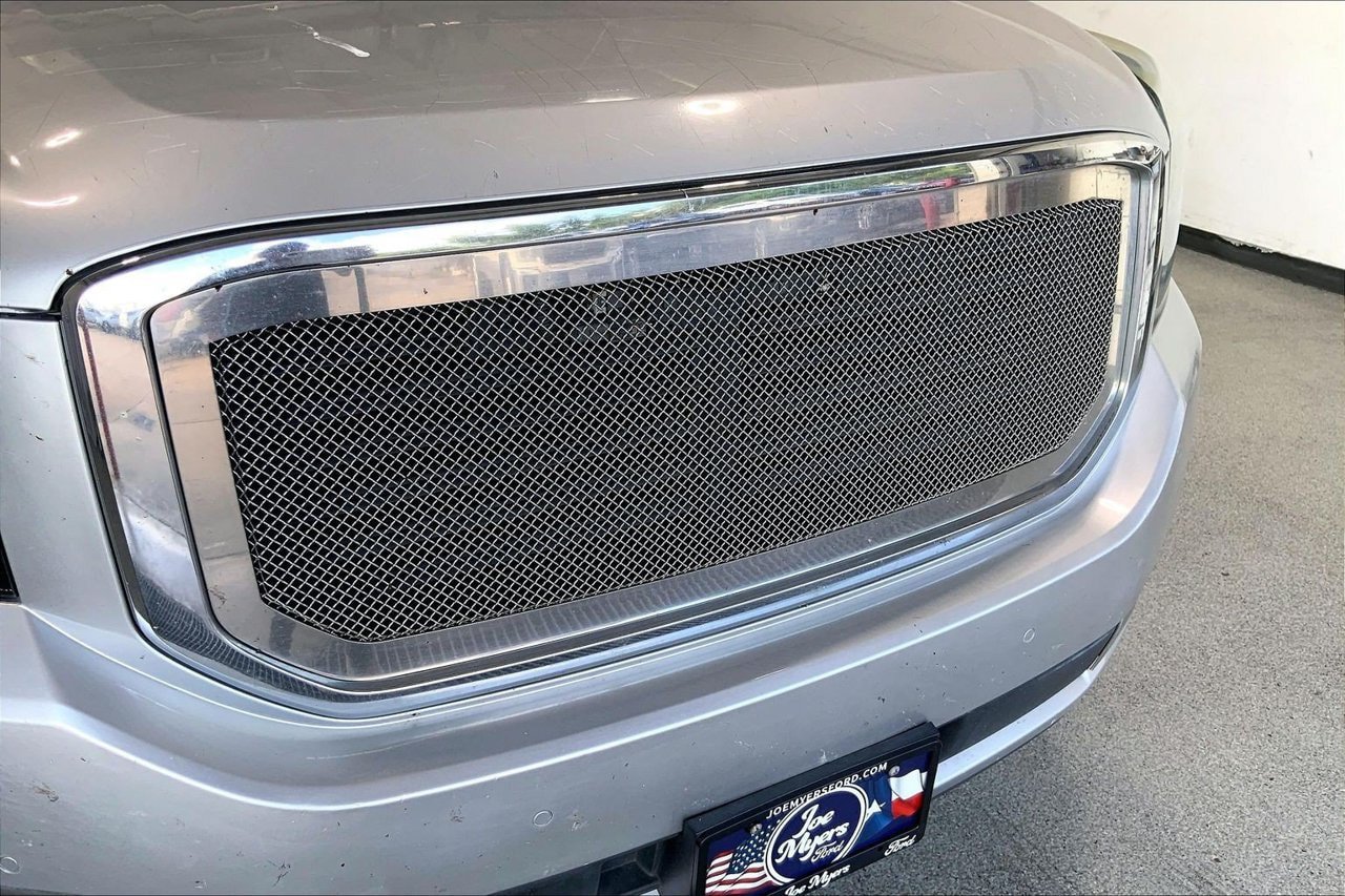 Used 2018 GMC Yukon SLE w/ SLE Value Package RWD image 7