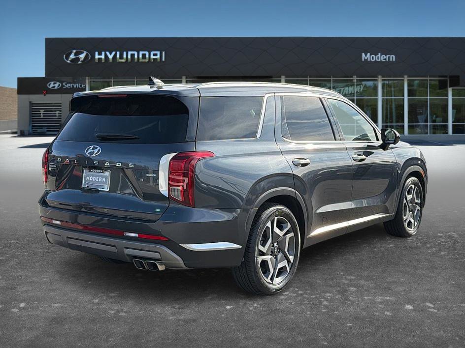 Used 2024 Hyundai Palisade Limited image 3