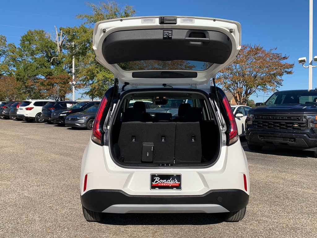 Used 2023 Kia Soul LX w/ Option Group 015 image 7