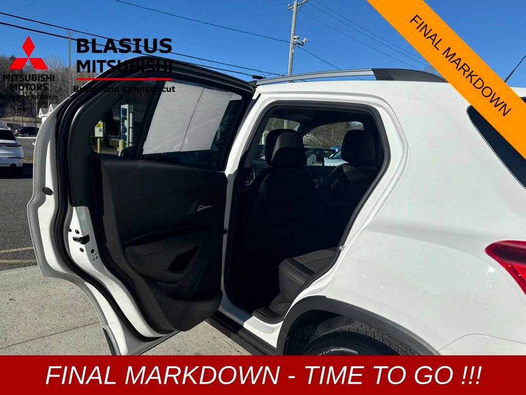 Used 2022 Chevrolet Trax LT w/ LT Convenience Package image 19