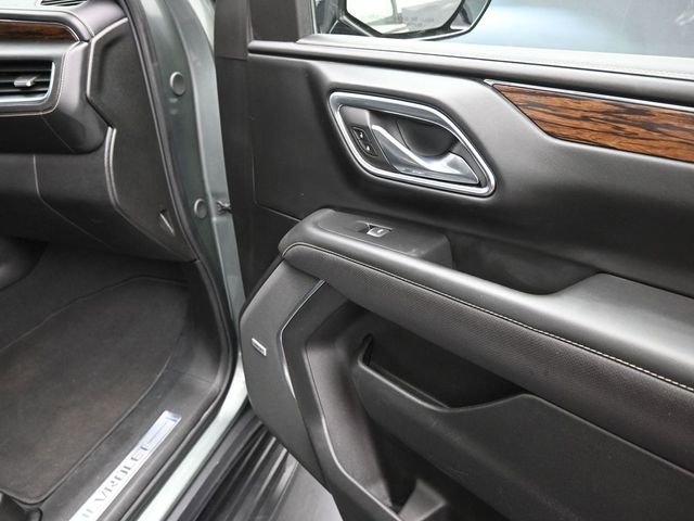 Used 2023 Chevrolet Suburban Premier AWD/4WD image 27