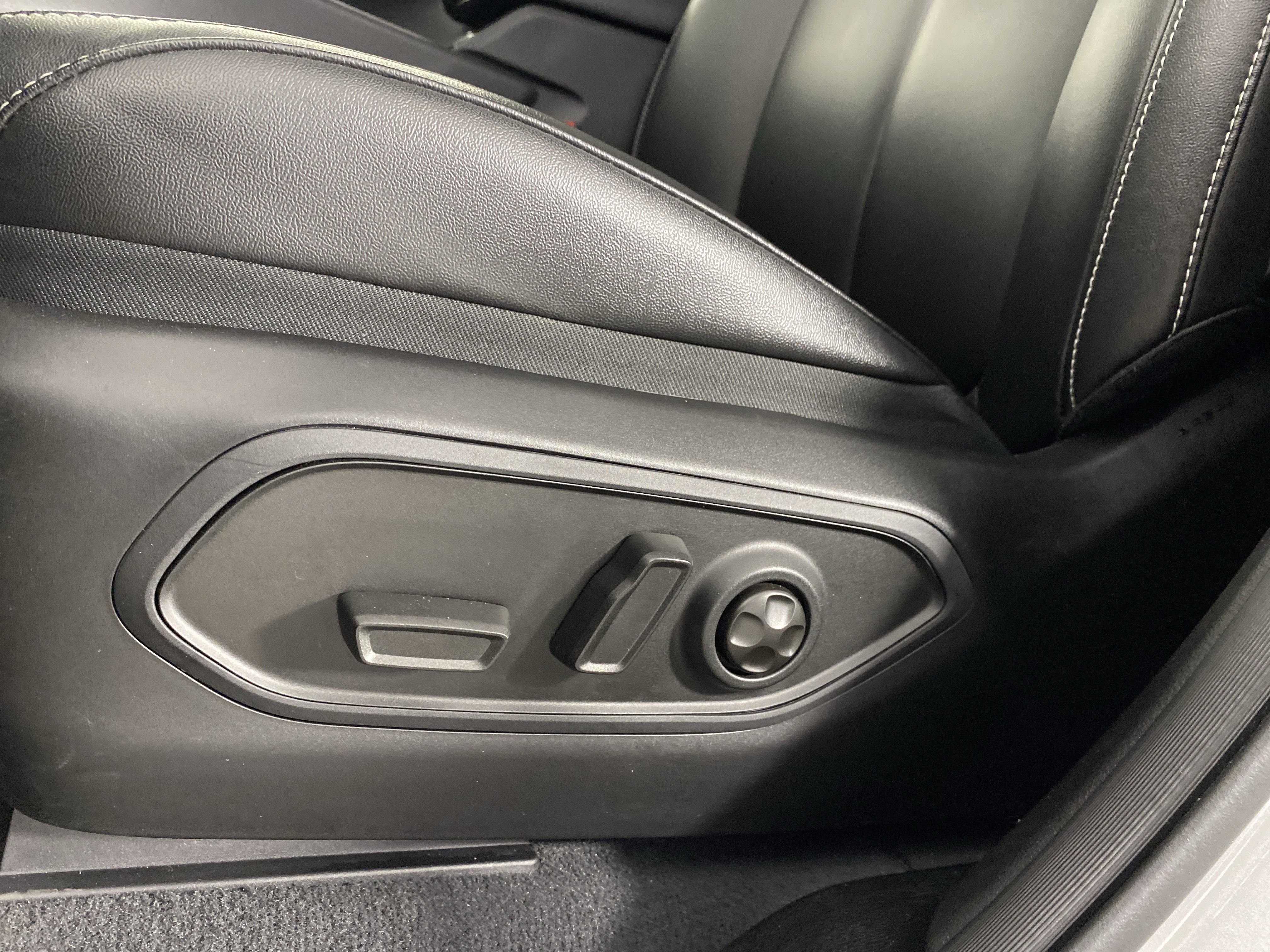 Used 2023 Jeep Grand Cherokee 4WD 4xe image 19