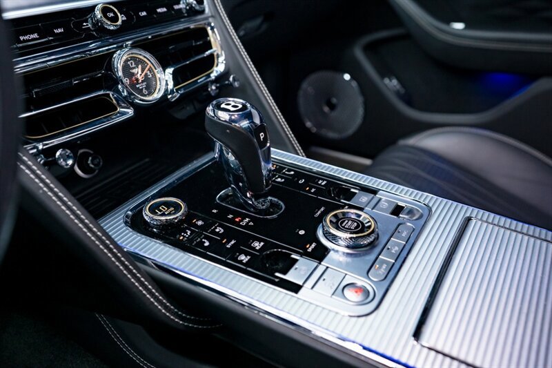 Used 2022 Bentley Flying Spur W12 image 33