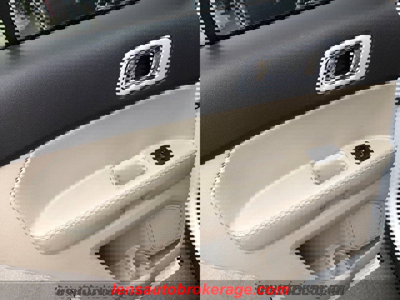 Used 2015 Ford Explorer XLT image 16