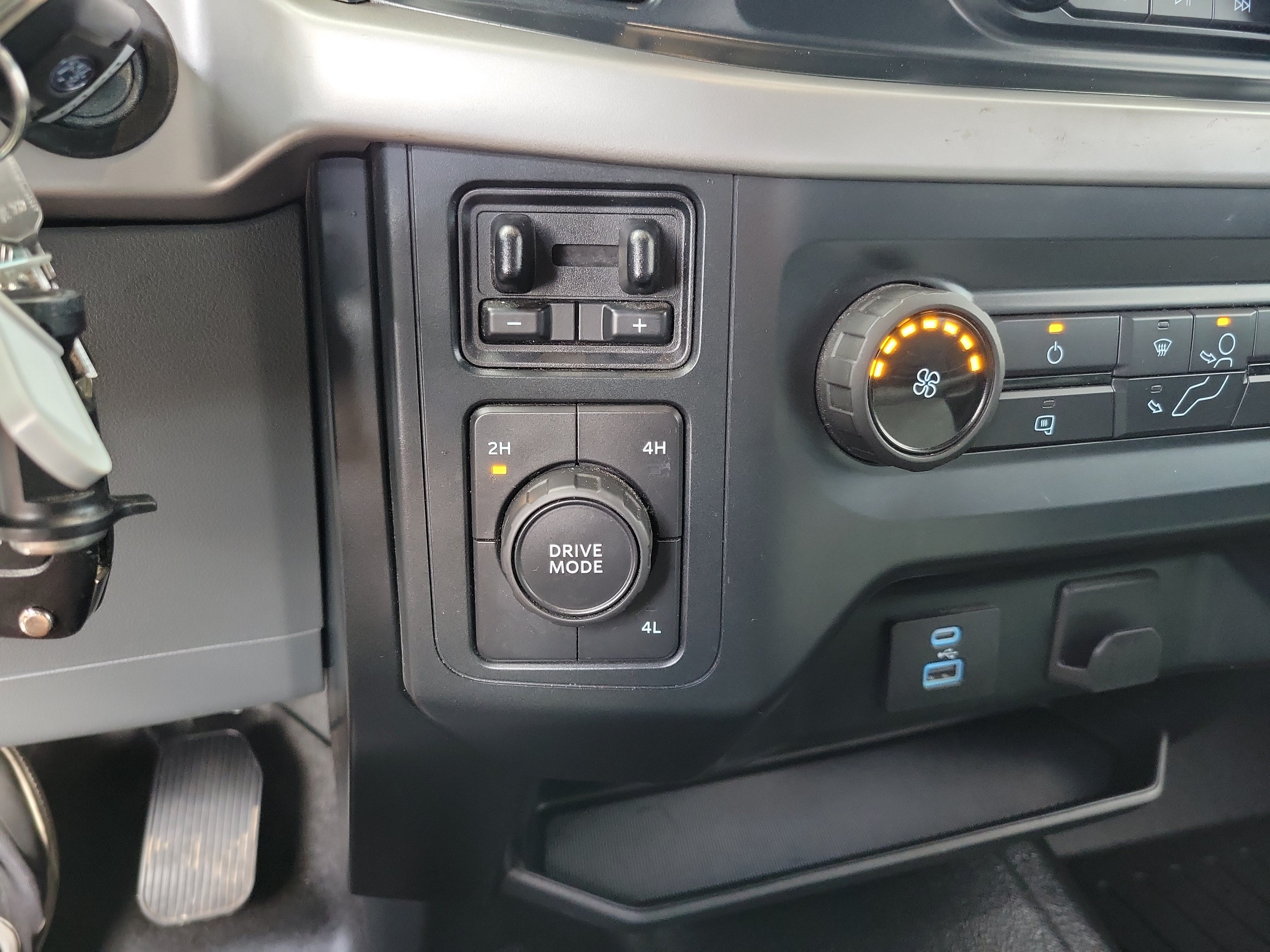 Used 2022 Ford F150 XL w/ Equipment Group 101A High AWD/4WD image 27