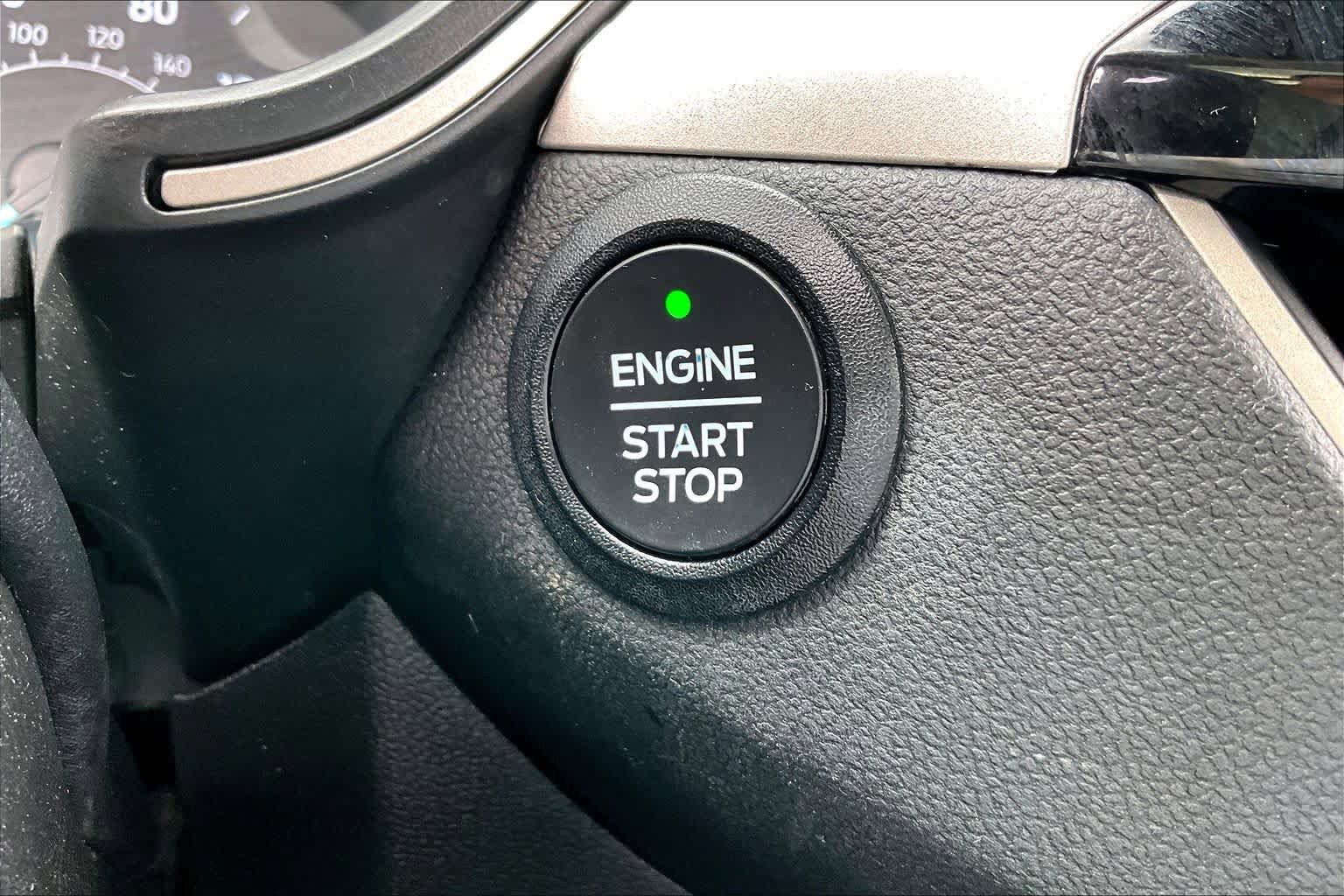 Used 2022 Ford Escape SE w/ SE Sport Appearance Package AWD/4WD image 35