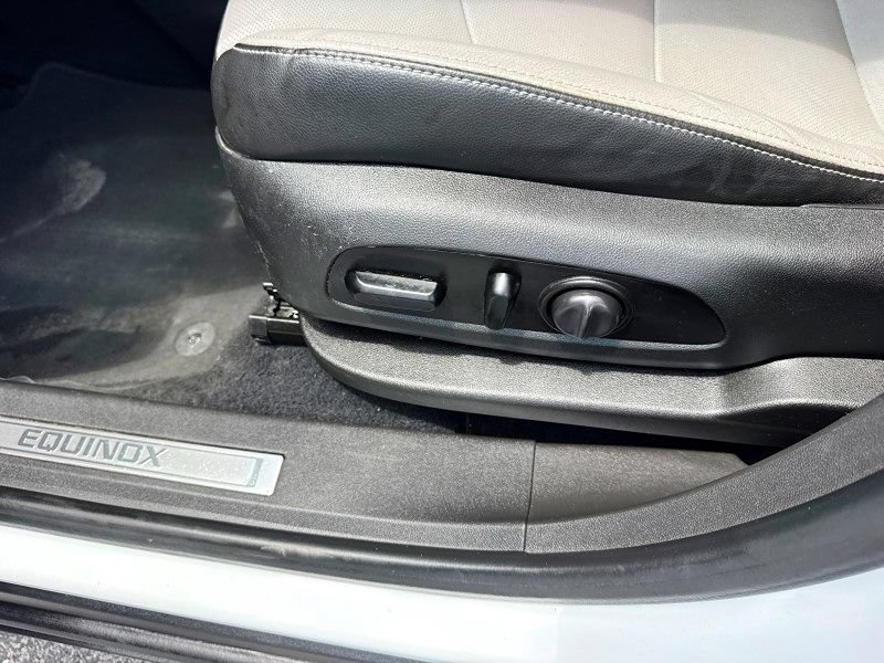Used 2021 Chevrolet Equinox Premier AWD/4WD image 32