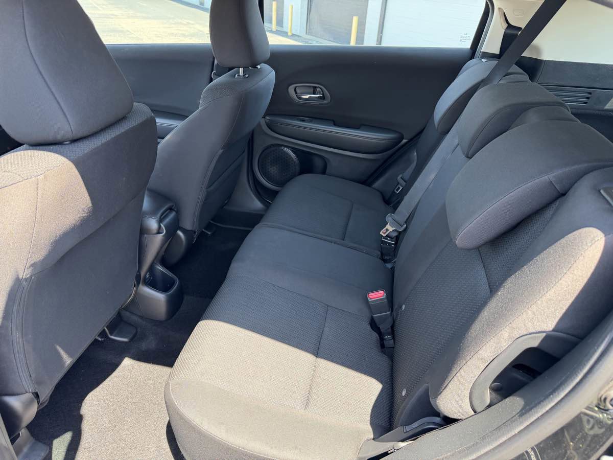 Used 2016 Honda HR-V LX image 11