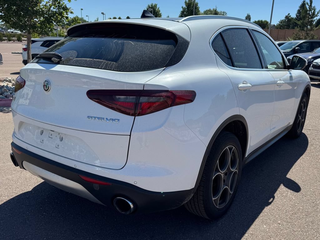 Used 2018 Alfa Romeo Stelvio Ti AWD/4WD image 6