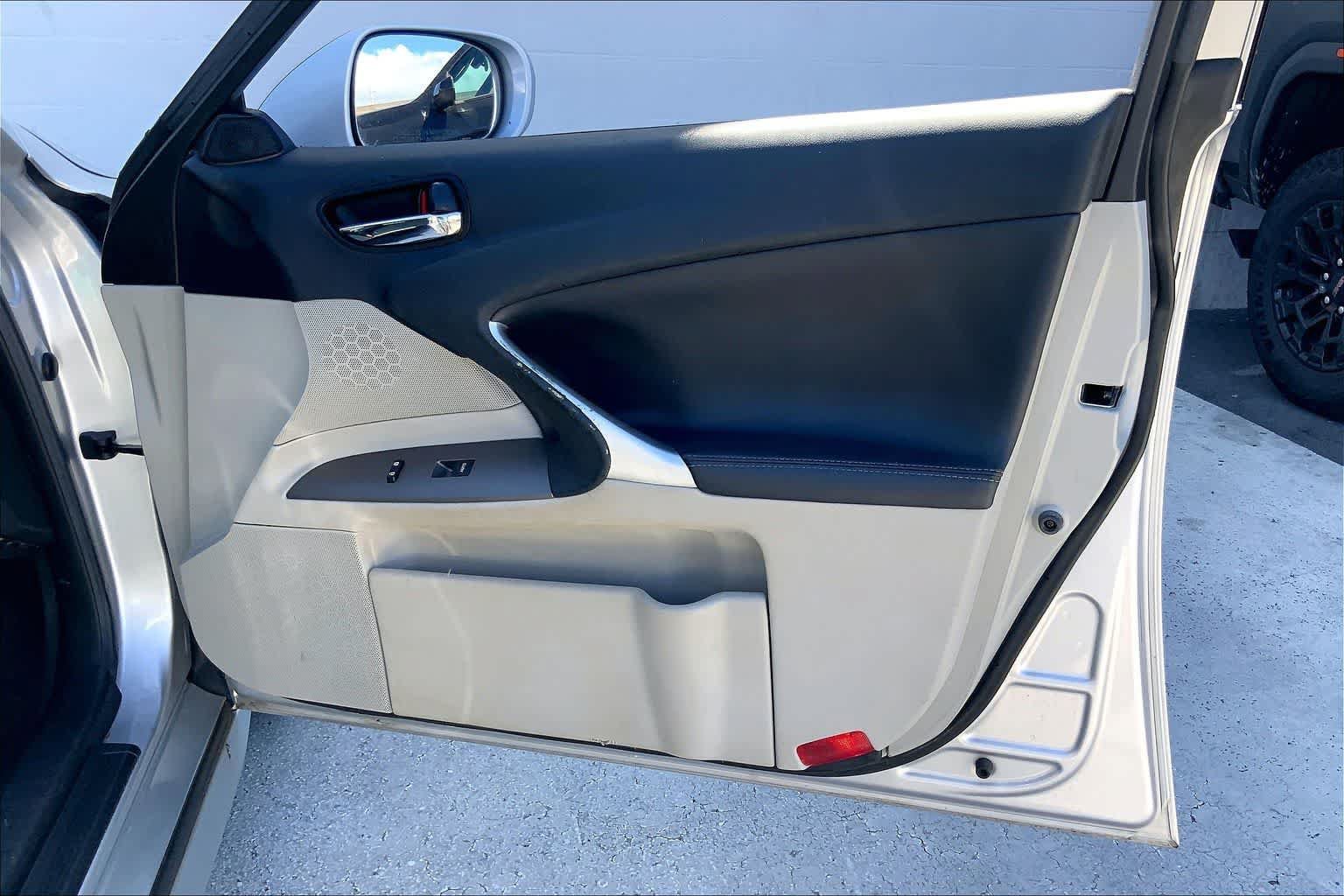 Used 2010 Lexus IS 250 RWD image 27