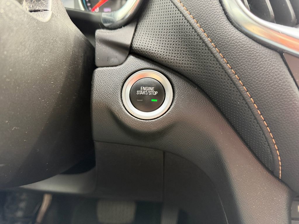 Used 2021 Chevrolet Equinox Premier w/ Redline Edition image 24