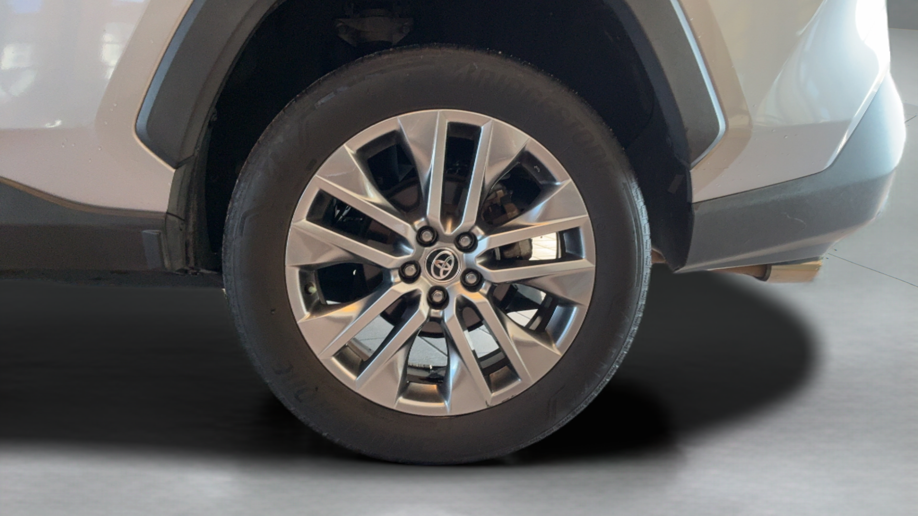 Used 2020 Toyota RAV4 Limited FWD image 34