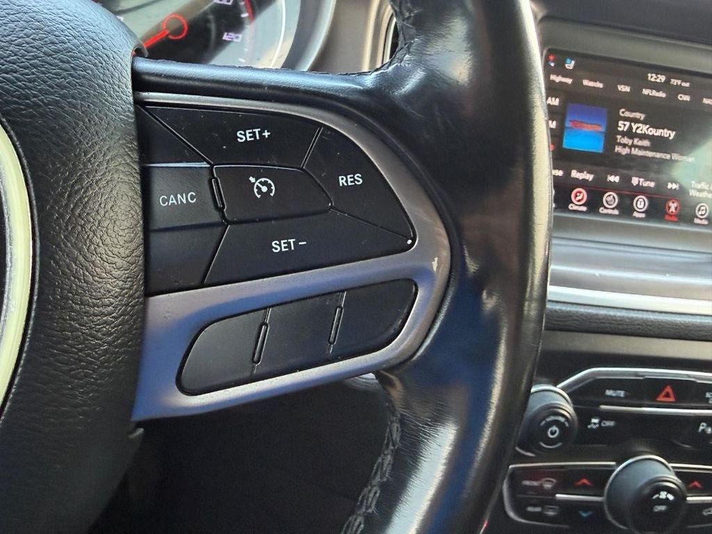 Used 2020 Dodge Charger SXT w/ Leather Interior Group RWD image 20
