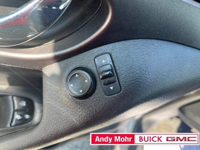 Used 2016 Nissan Rogue S FWD image 17