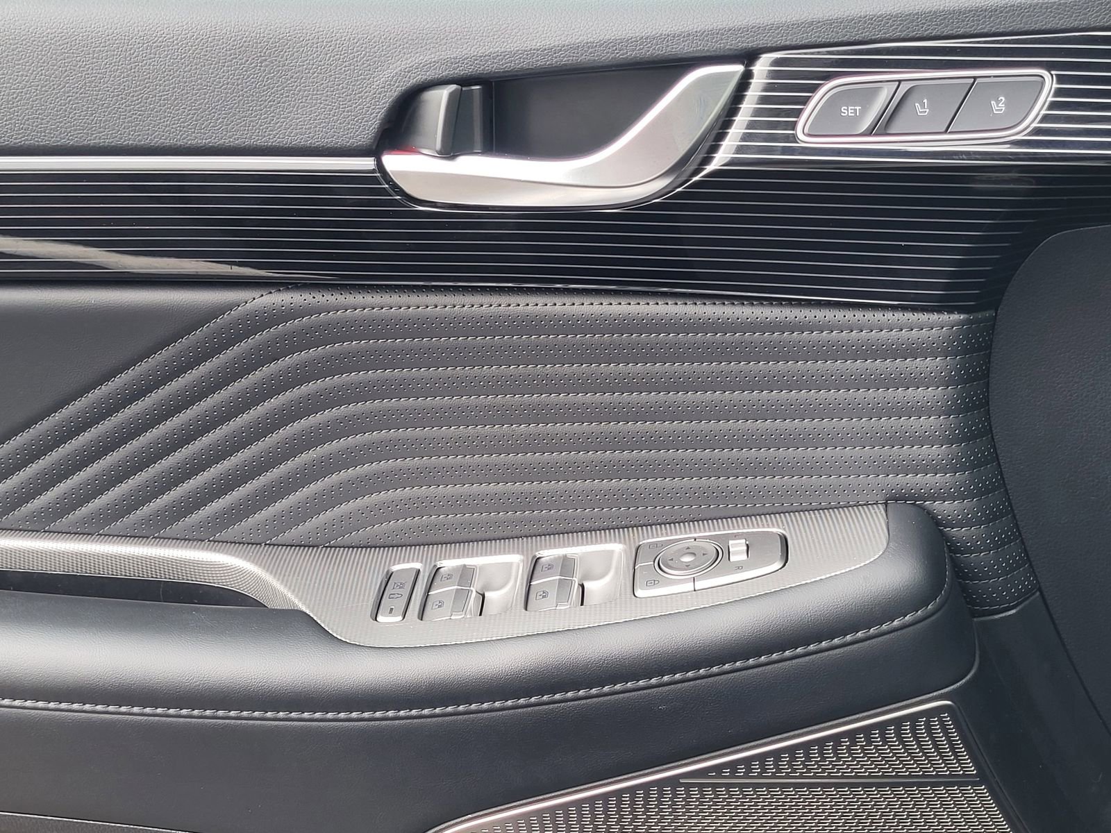 Used 2024 Hyundai Palisade Calligraphy image 22