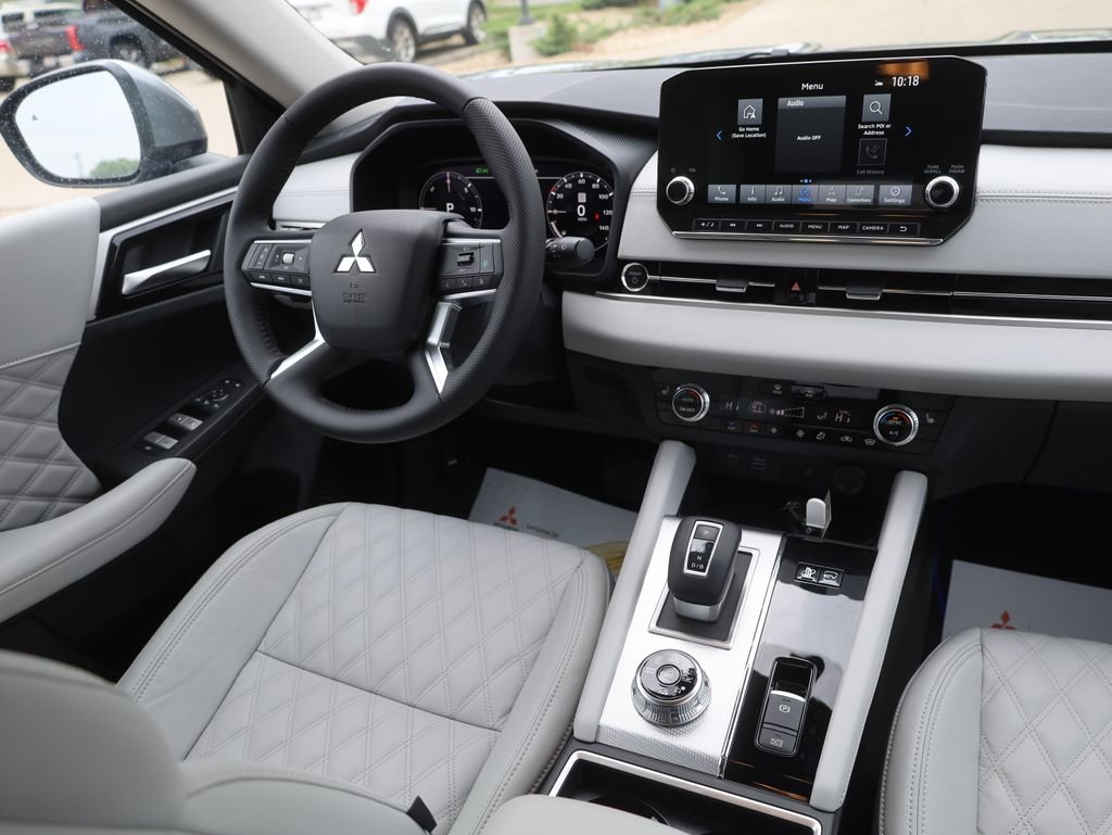 New 2025 Mitsubishi Outlander SEL image 23