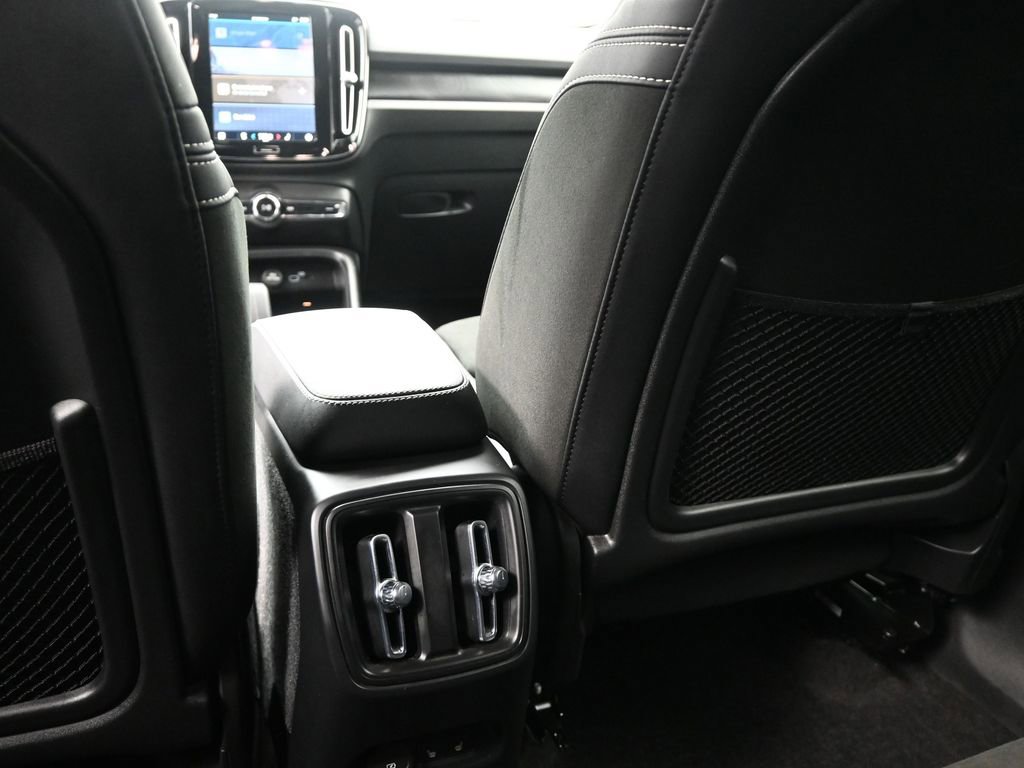 Used 2023 Volvo XC40 Recharge Ultimate w/ Protection Package Premier image 14