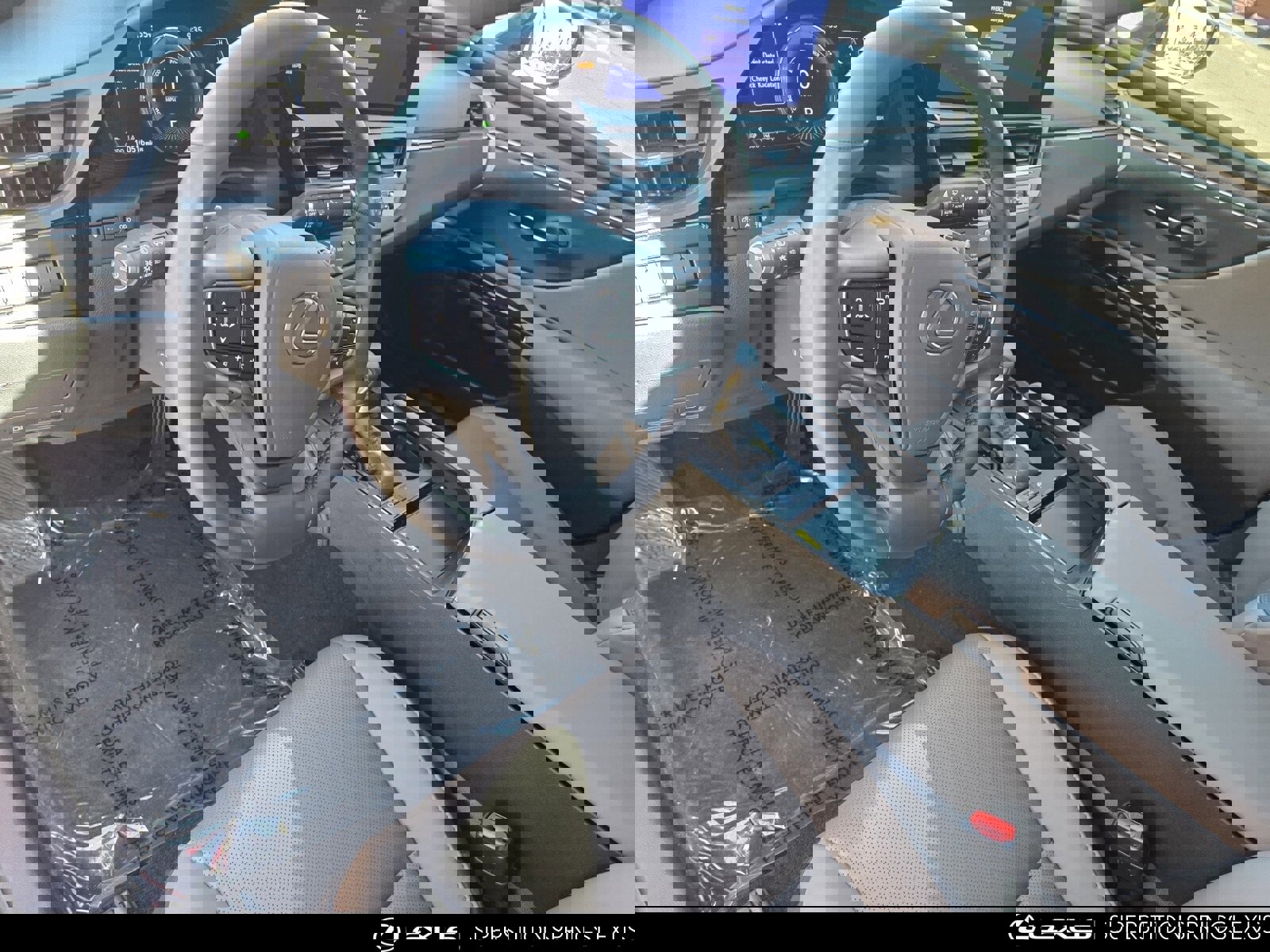 Used 2025 Lexus ES 300h w/ Premium Package image 14