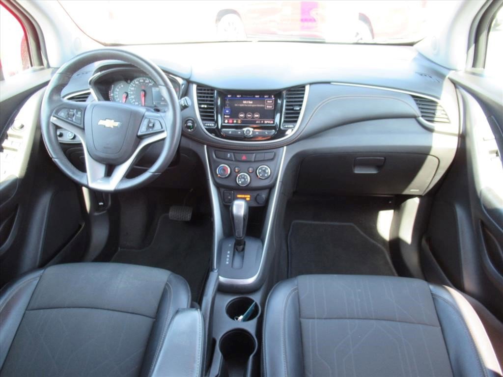 Certified 2022 Chevrolet Trax LT w/ LT Convenience Package AWD/4WD image 10