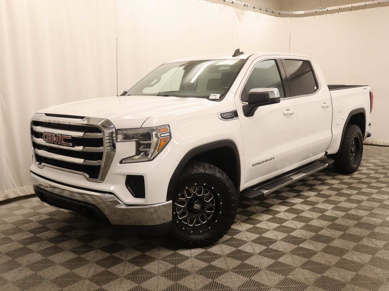 Used 2019 GMC Sierra 1500 SLE w/ SLE Value Package AWD/4WD image 1