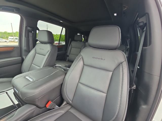 Used 2025 GMC Yukon Denali w/ Sun & Power Step Package AWD/4WD image 26