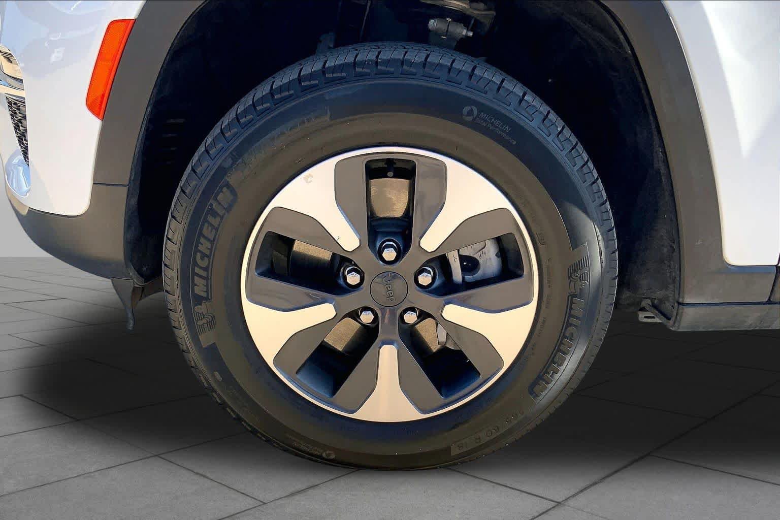 Used 2022 Jeep Grand Cherokee Limited 4xe AWD/4WD image 10