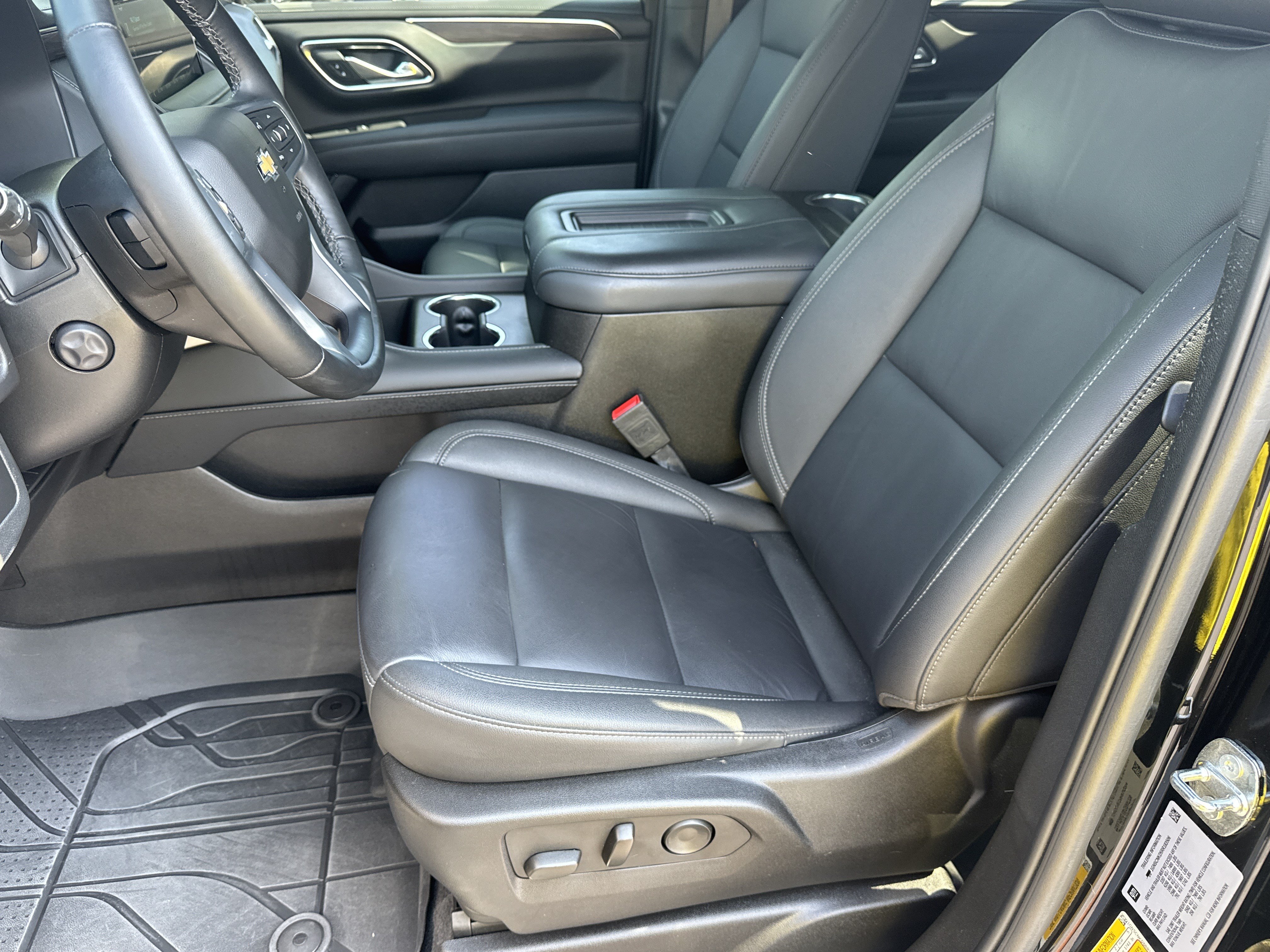 Used 2024 Chevrolet Tahoe LT w/ LT Signature Plus Package RWD image 9