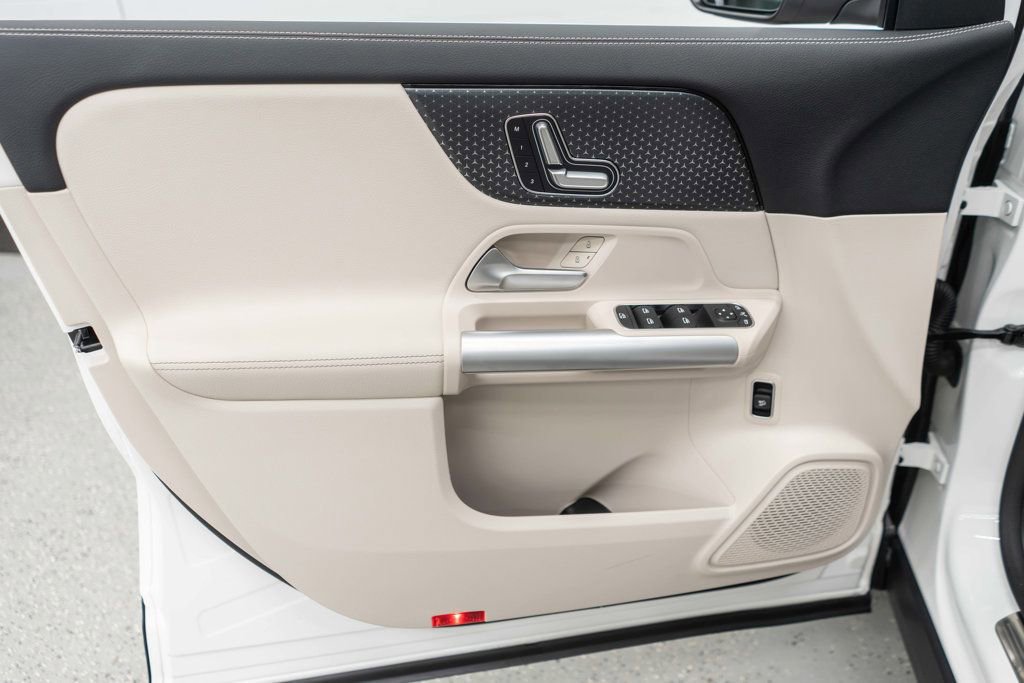 Used 2025 Mercedes-Benz GLA 250 4MATIC image 13