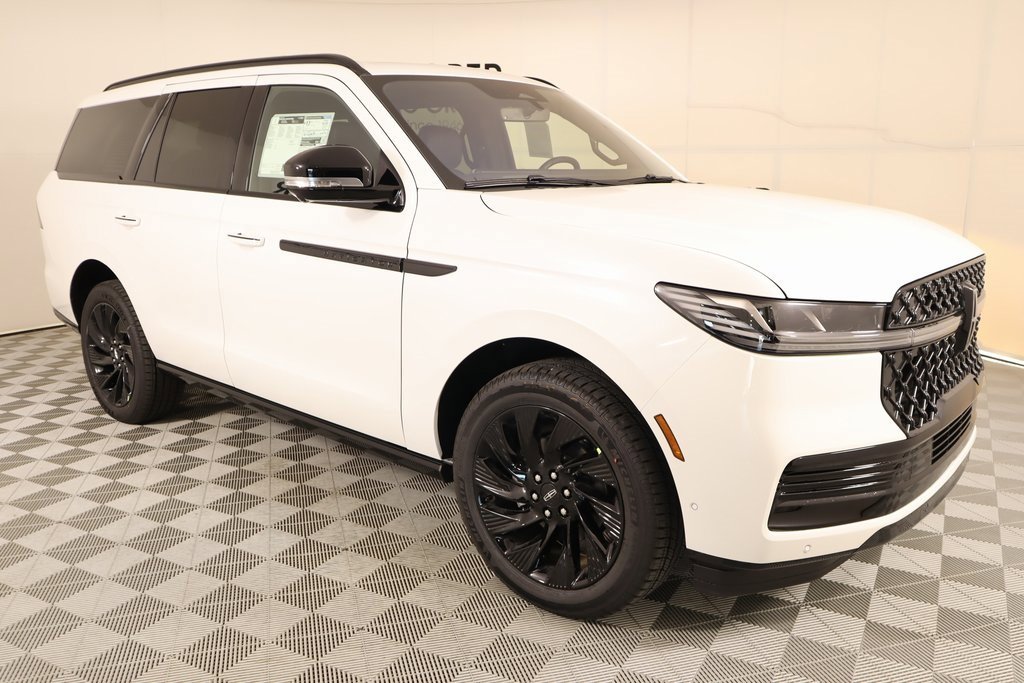 New 2025 Lincoln Navigator Reserve w/ Jet Appearance Package