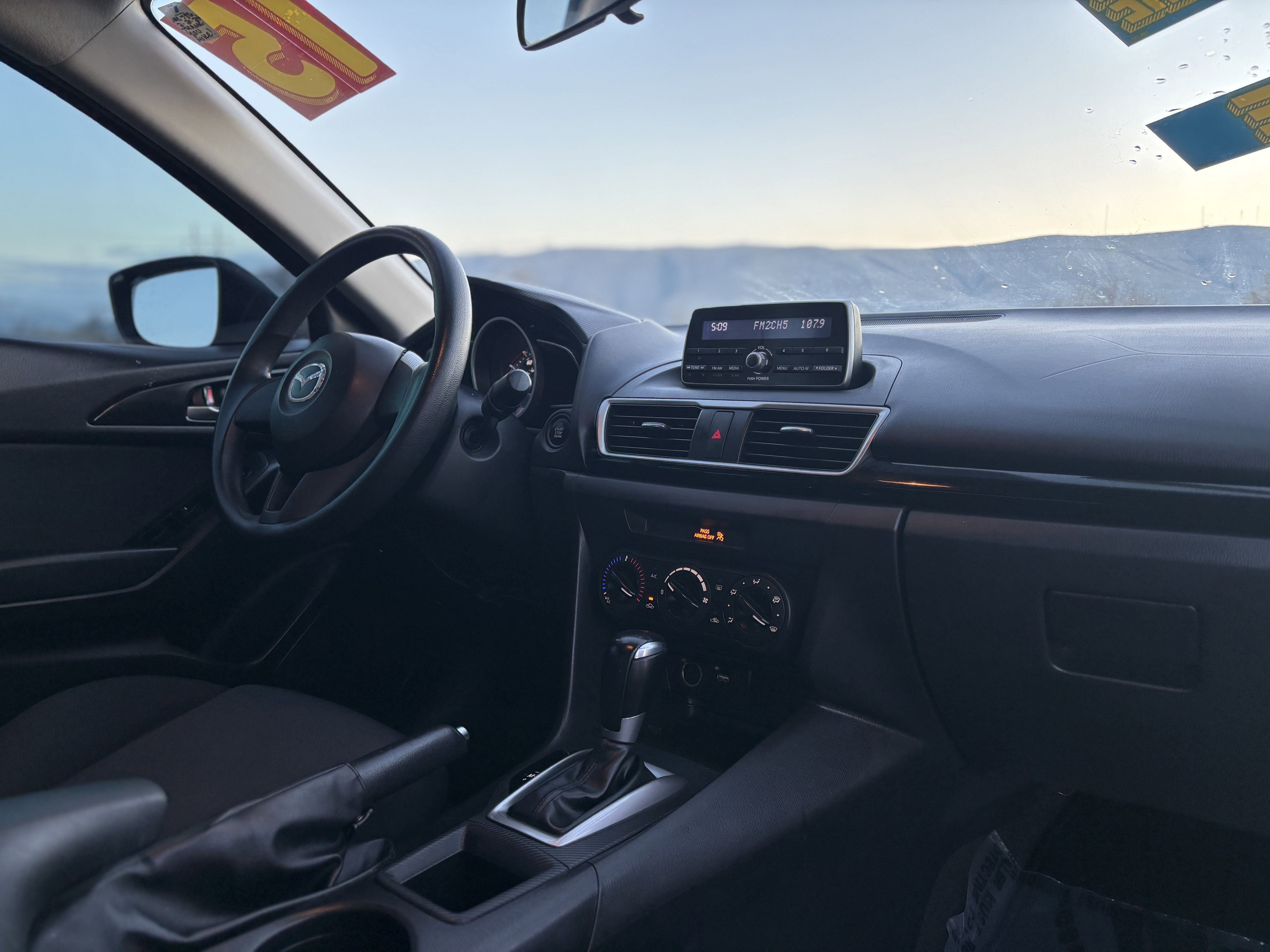 Used 2015 MAZDA MAZDA3 i SV image 22