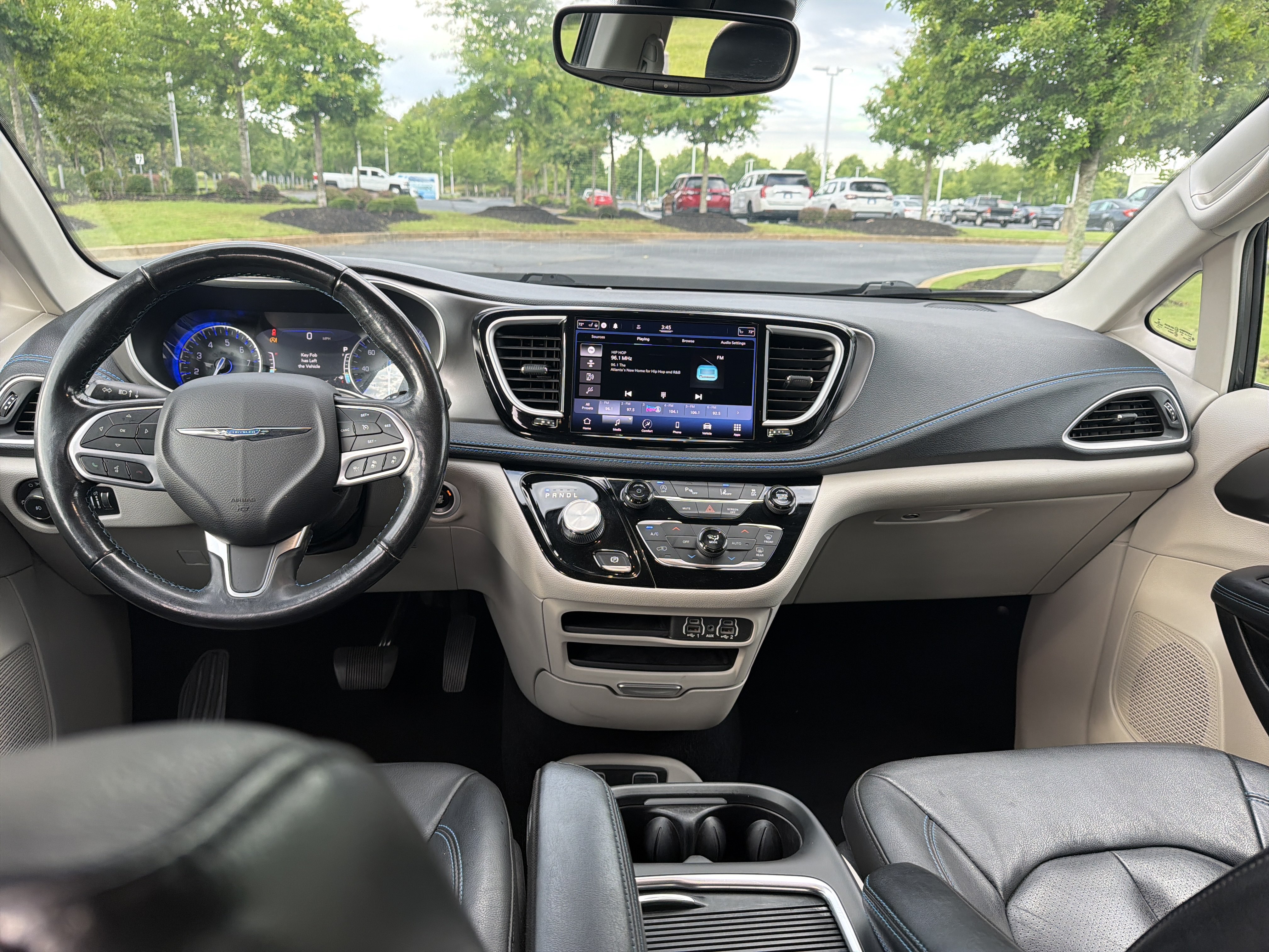 Used 2021 Chrysler Pacifica Touring-L FWD image 29