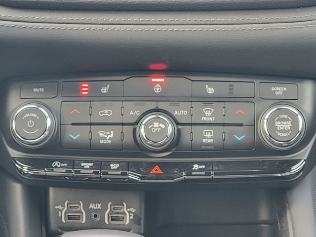 Certified 2024 Dodge Durango SXT image 30