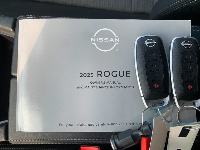 Used 2023 Nissan Rogue SV AWD/4WD image 9