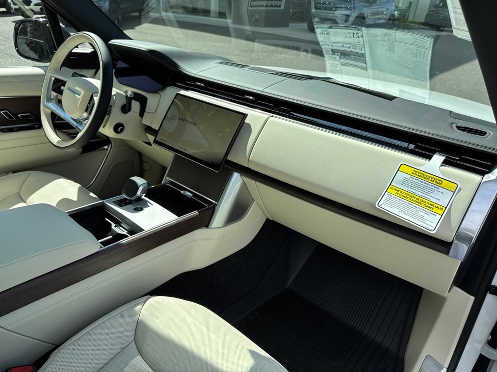 New 2026 Land Rover Range Rover Long Wheelbase SE AWD/4WD image 20