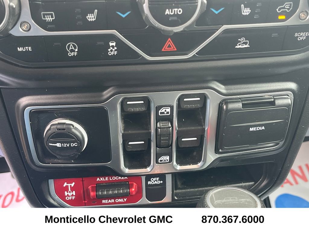 Used 2023 Jeep Gladiator Mojave w/ Cold Weather Group AWD/4WD image 21