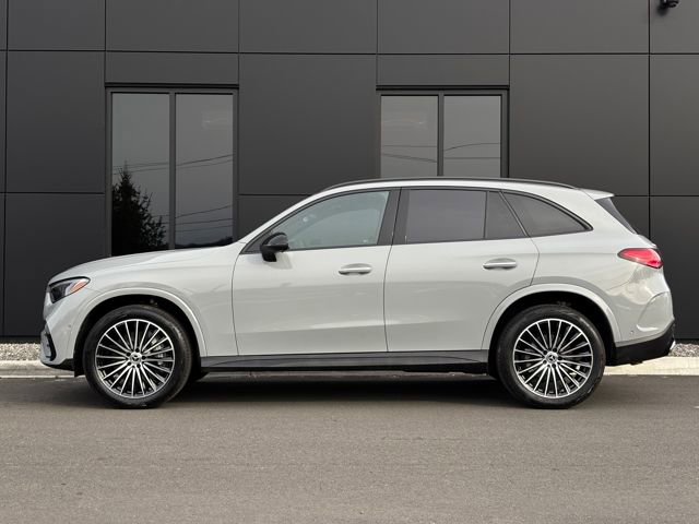 Used 2025 Mercedes-Benz GLC 300 4MATIC image 4