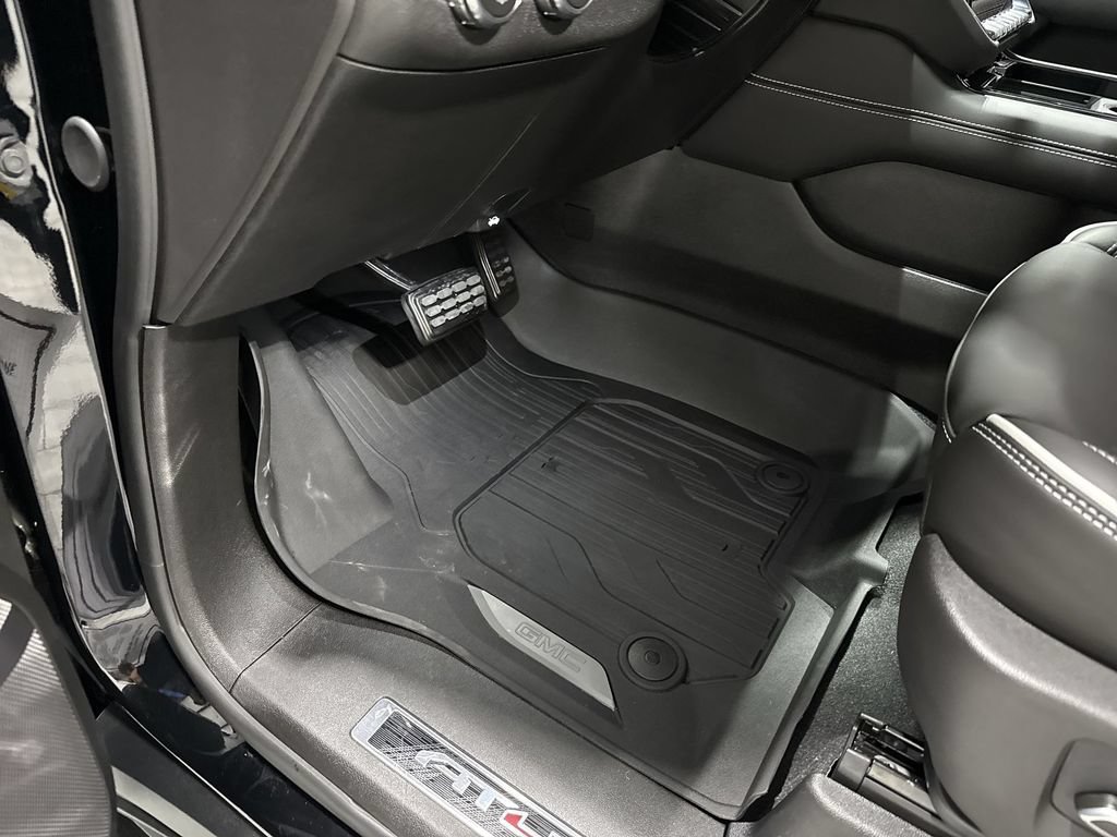 New 2026 GMC Yukon AT4 Ultimate AWD/4WD image 10