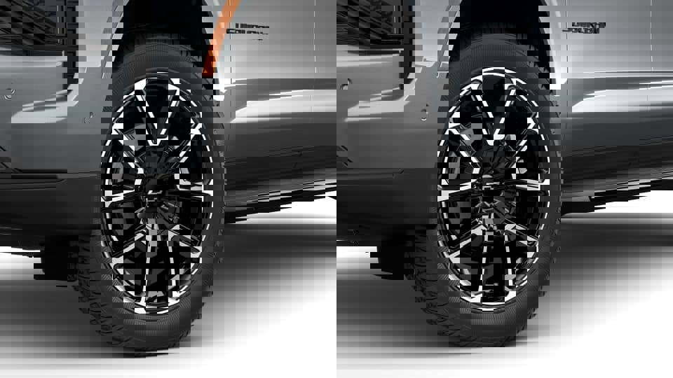 New 2026 Chevrolet Suburban RST image 6