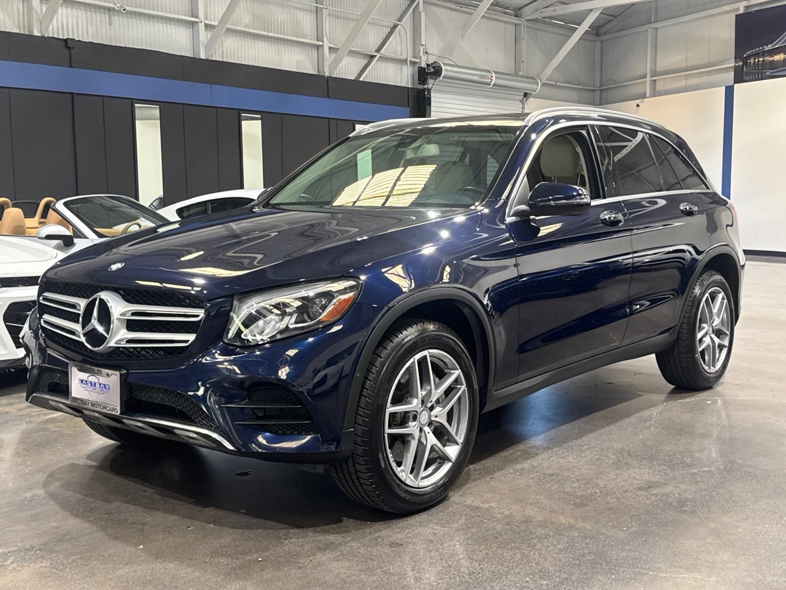 Used 2017 Mercedes-Benz GLC 300 4MATIC image 8