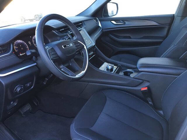 Used 2024 Jeep Grand Cherokee L Laredo w/ Luxury Tech Group I image 26