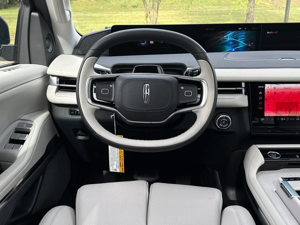 New 2025 Lincoln Navigator L Reserve AWD/4WD image 13