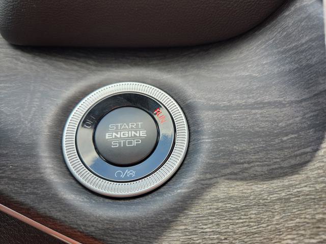 New 2025 Jeep Grand Cherokee L Limited w/ Luxury Tech Group II image 31